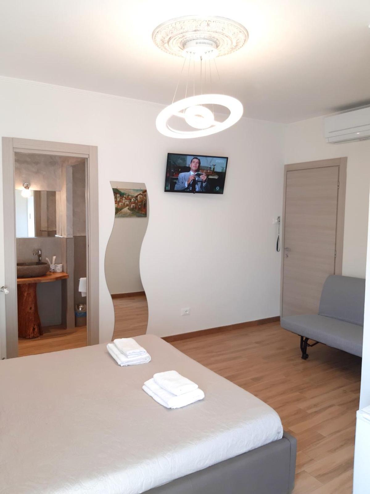 Aurora 5 Terre Hotel Специя Екстериор снимка