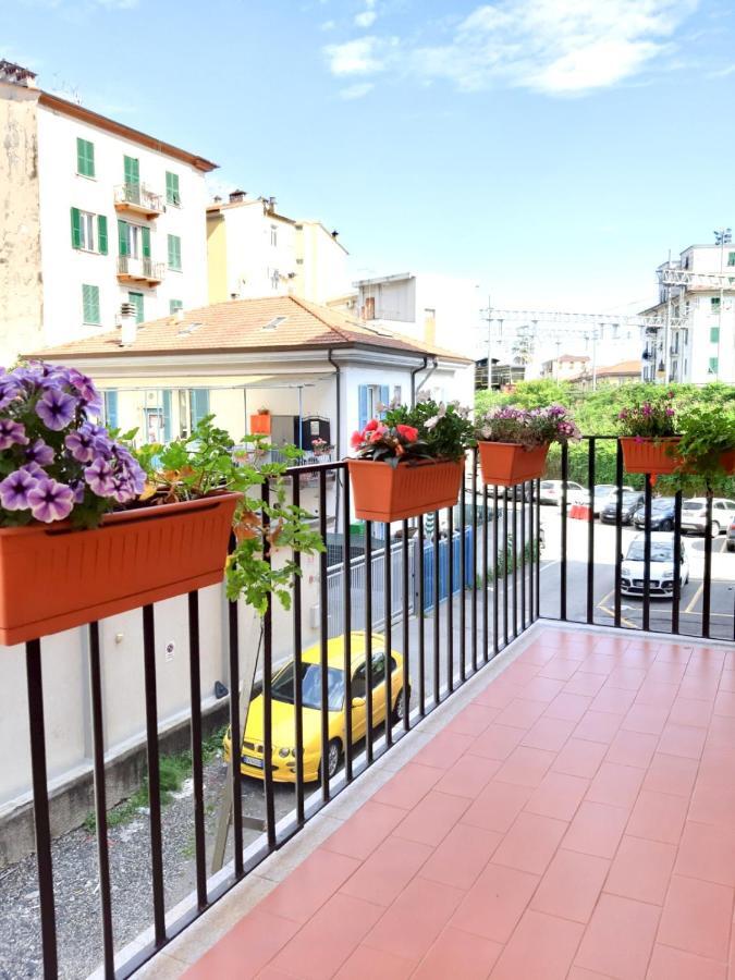 Aurora 5 Terre Hotel Специя Екстериор снимка